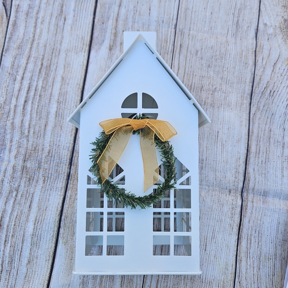 New Home Refelections 10" Illuminated Metal House with Wreath - Picture 2 of 7
